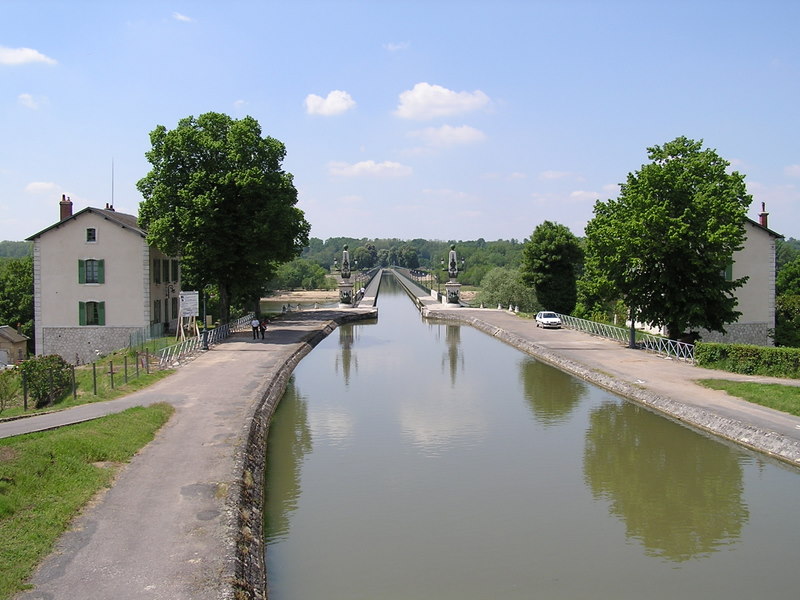 22 Pont Canal su r la Loire 