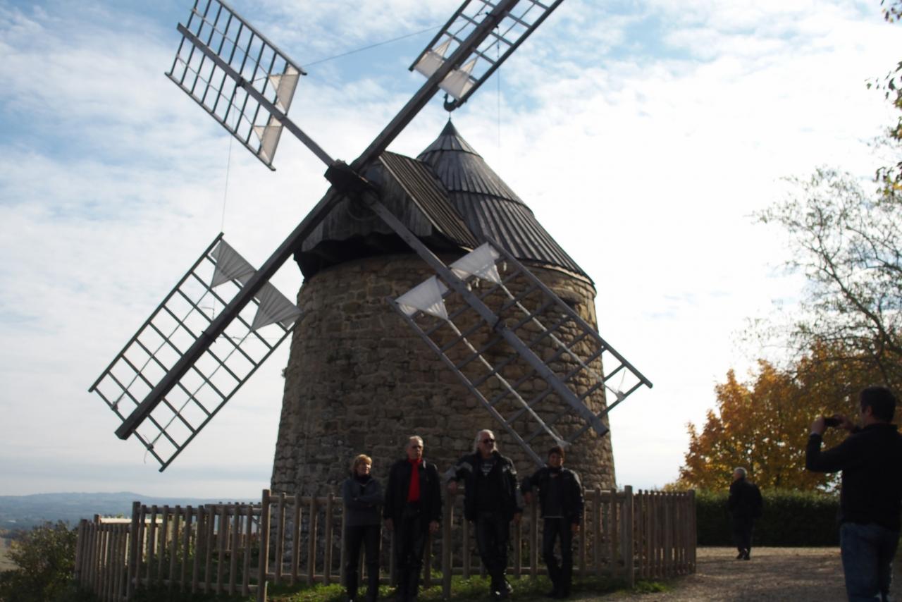 56 Lautrec et son moulin